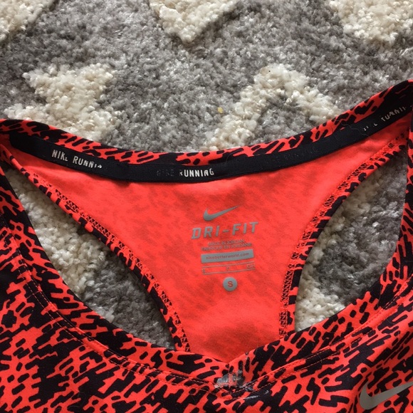 Nike dri-fit running tank - Picture 3 of 3